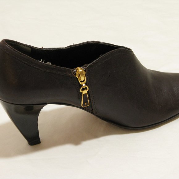 Tahari Brown Ankle Boots with Heels - Picture 2 of 9